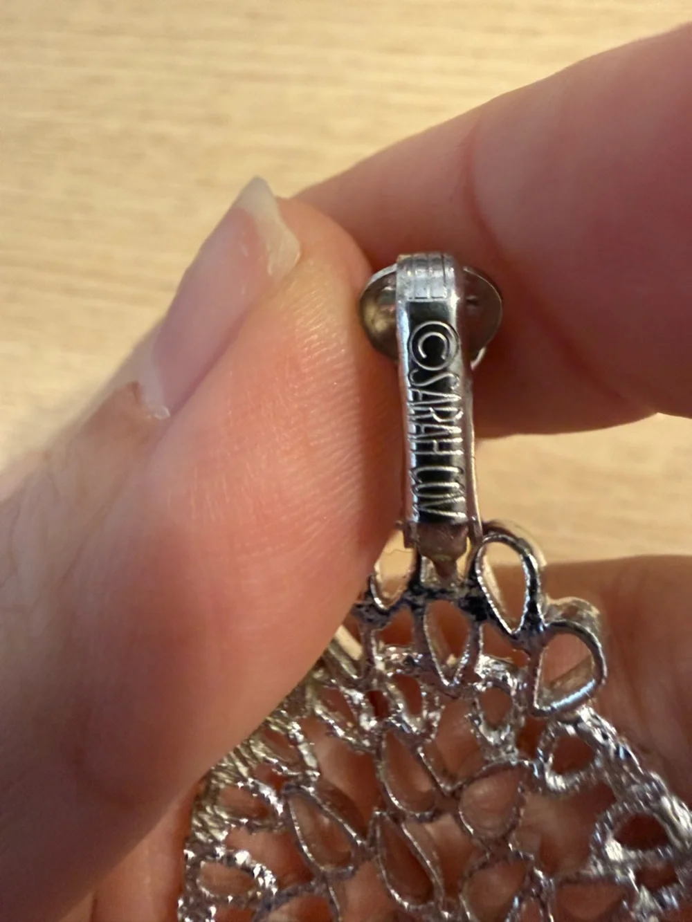 Sarah Coventry Vintage‎ Silver Tone Filigree Teardrop Clip On Dangle Earrings